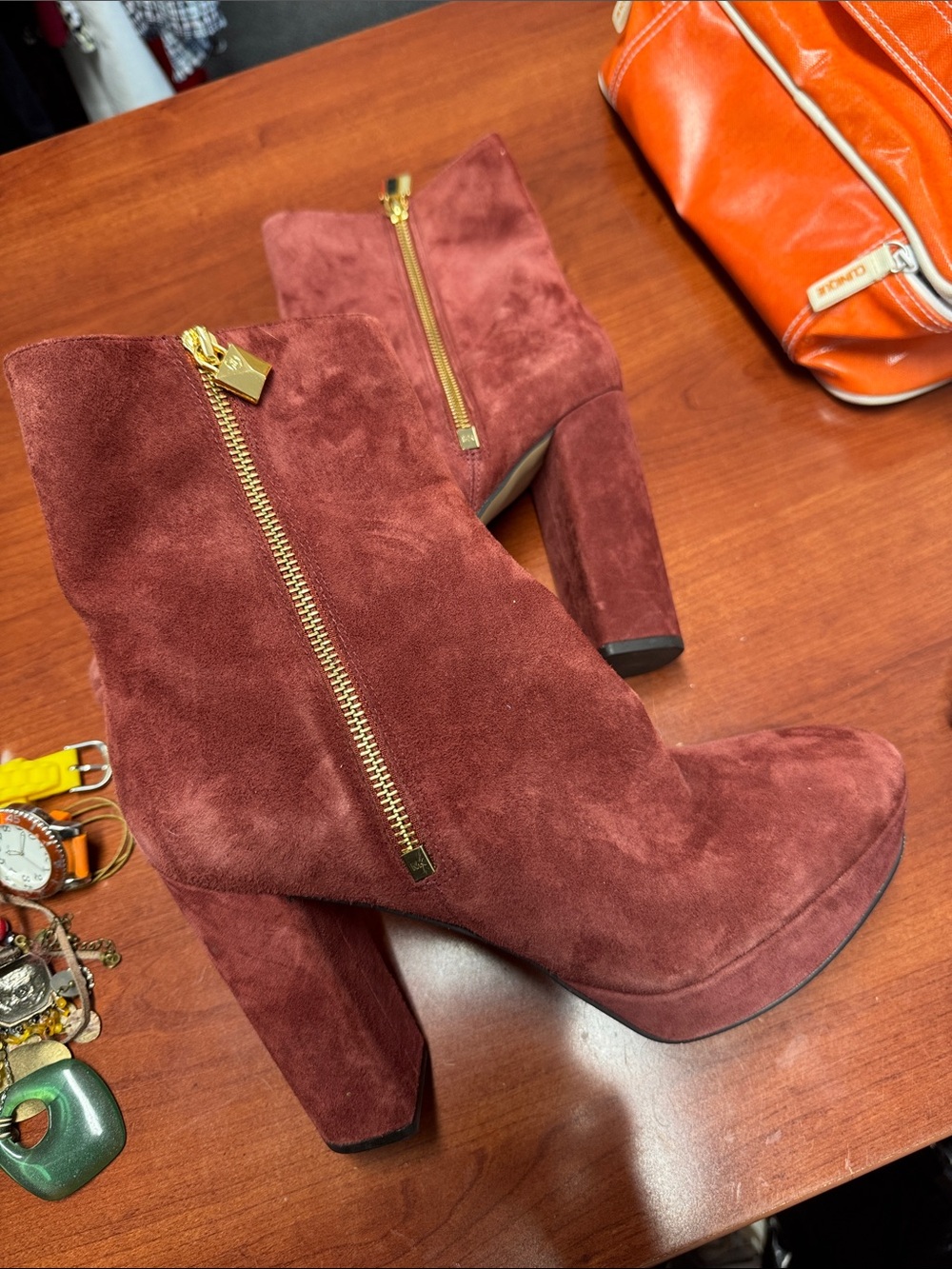 Michael kors boots size 8.5 // 082701